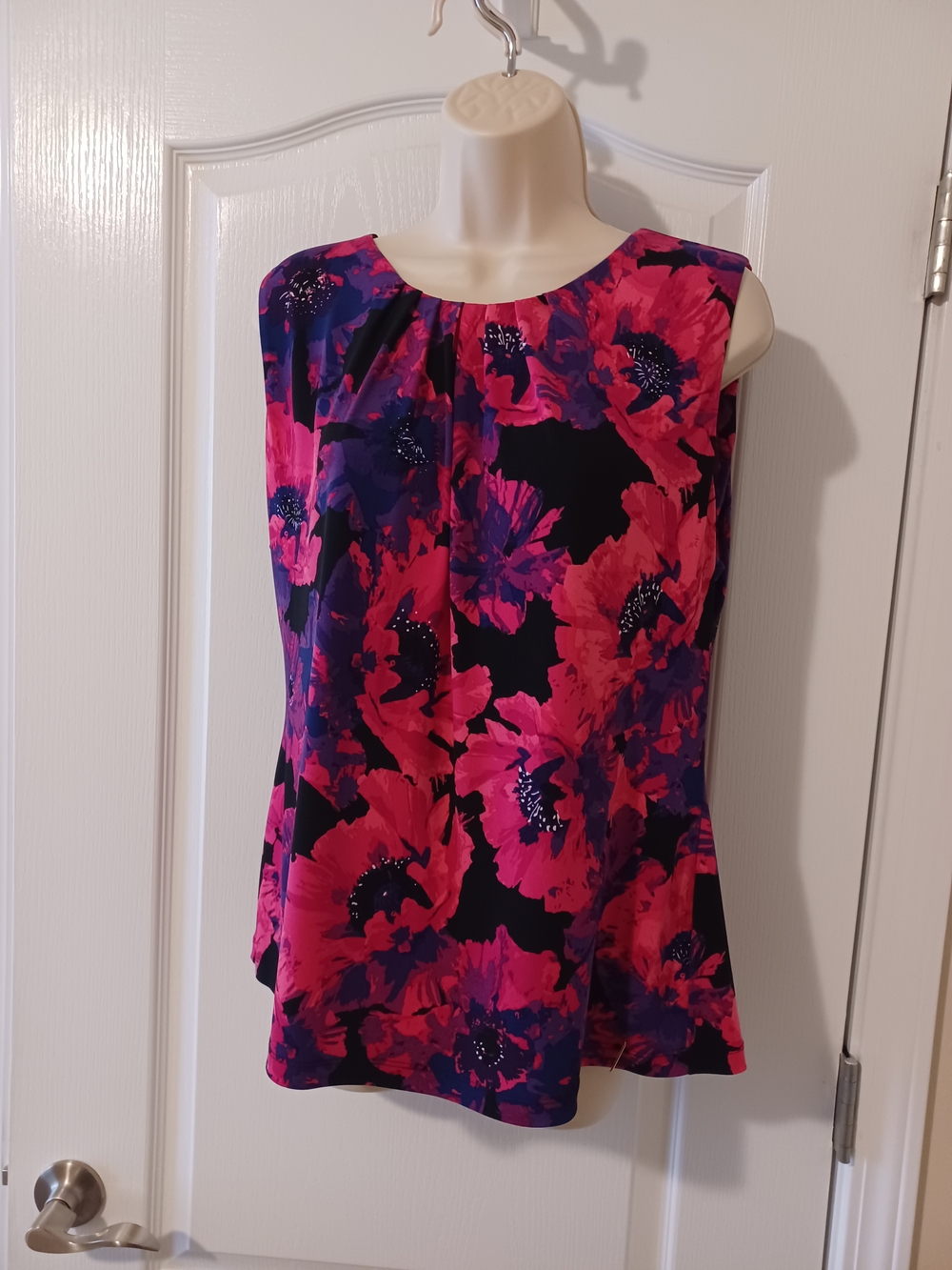Calvin Klein Pink and Purple Floral Sleeveless Top - Picture 2 of 16